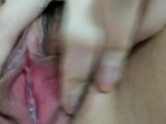 （淫语）淫荡情妇掰穴求我干她 骚穴里都是淫水