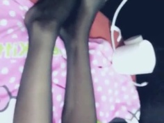 無毛女神！光溜三角地帶更增性慾！滑嫩海鮮果然可口：多汁極品網友爭相品嘗-10