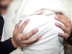 到網咖找目標！鎖定巨乳妹「兩人包」看色情電影摸沒兩下就抓著我褲襠：想舔