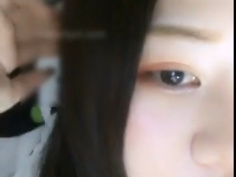 趁室友不在大學生在宿舍自拍摳摳的特寫