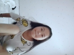 認為小蘿莉不敢脫? 那就太小看她了 1