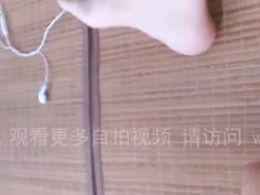 炎炎夏日要幹嘛？看爆奶妹自慰囉