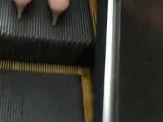 南韓地鐵尾隨抄底偷拍美腿短裙～28