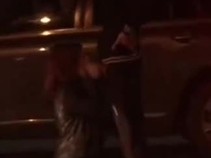 幹得好啊兄弟！在馬路中央直接叫妓女含......