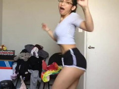 cute girl dancing in fbt ? Follow @exaltedroses , like and reblog for more!