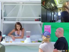 虽然老套，但是老外弄的挺真实的！！