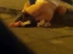 情侶巴士站打野戰 銷魂投入動作被讚「最高忘我境界」