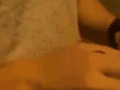 直播野外露出算什麼？她找來閨蜜情侶車震！天窗不關傳出男女叫聲：這情侶真狂野