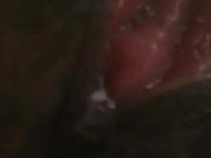 흔한 클리자극 자위. 털도 많고 보지 주변이 너무 지저분… 털보지 자위