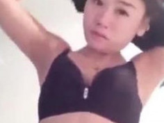 想要她，想干她～ 各位帅哥，开始报名～ 发型好可爱