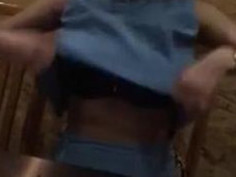 骚逼财务还没吃饭就嫌热了！吃完开车带你去河边车震凉快去 直接脱了算了