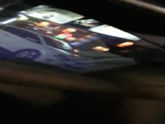 路人伸入車窗錄影都沒反應