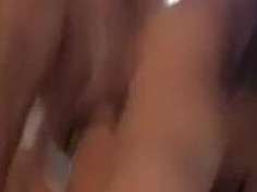 就算在插穴自拍 也要美美的整理发型