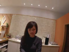 真‧偷拍神人!!裝作很想買衣服，其實是把可愛店員的小內褲收錄回家~ 4