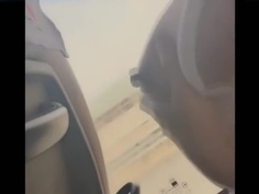 女友太飢渴等不及…在客運上就先拍自摸給我看！