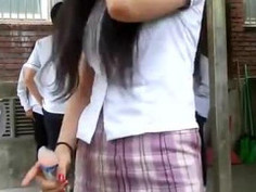 어린것이담배를피다니