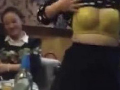 东莞28岁老婆爱露出（看过喜欢麻烦帮忙转发）