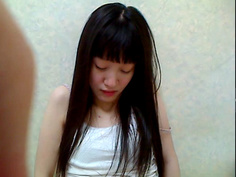 高中妹稀疏的毛配鮮紅逼逼 實際肏肏看才懂滋味