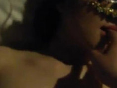 面具少妇被操的出了一身的汗