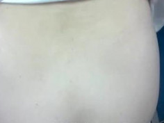 同事就在旁边午睡，她竟然叫出声来。