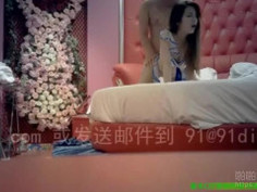 激戰女神級援交妹！叫上門還不忘偷拍「超舒爽過程」：在胯下讓妳猛叫！