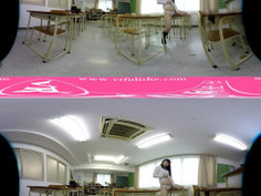 [VR全景] 女生在教室用课桌的每一个角落安慰 - 0