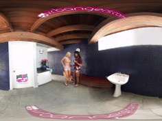 Bangers - [360°VR] Two Lesbians LICKING Each Other before SKINNY DIPPING