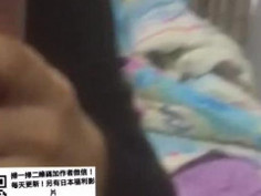 睡不著做了這個小視頻！還加上了音樂?喜歡我的！請關注我！喜歡這個視頻的！請按一下轉發！謝謝大家！ 說說我的故事！我從十六歲就到了深圳工廠打工！當時思想簡單得行！賺兩三千塊一個月已經滿足！後來在場的門口認識了個女人！他跟我是老鄉！自然就混熟起來！他原來是大家口中說的雞婆！我抵受不住誘惑！就這樣開始了我墜落的幾年了！當時我還是處女！他收客人八千！我收五千！我完全不知道是什麼一回事！當第一次在男人前脫光衣服時！我腿都是麻的！我躺在床上想哭！但知道這是我自己的選擇只好堅持住！第一次被男人分開雙腿！我緊張得把腿夾起