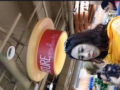 真‧偷拍神人!!在外國的超市也有專業的偷拍大師 2