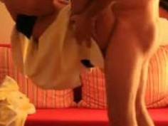 怎能不爱？ We should try