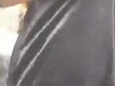 最近很屌的豪乳女主播-騷晶兒，和司機走到哪幹到哪!大白天在路旁的草叢啪啪