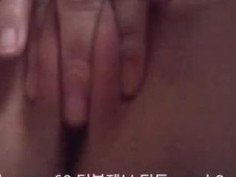 “승"님 노예녀 3탄(2)ㅋㅋ 화장실에서 지랄편 ㅋ 궁뎅이 흔들고 후장 까서 벌리고 ㅎㅎ 마트에 저런년 팔면 사람들 줄이 서울~부산까진 될듯 얼마나 질질 쌌으면 검은 팬티에 흰 보짓물이 걸죽하게 범벅이 되어 요플레 같네요ㅋ 냠냠 동영상 오류라 잘라서 3개 파일로 올립니다ㅋ 산삼보다 좋다는 고x년에 화력업업ㅋㅋㅋ 님들 자지도업업.리블+♡+팔로우 꾹꾹눌러요♡