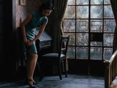 [영화 색계 무삭제판 편집본 1] 저는 이 영화를 안봤습니다. 그저.. 무삭제 편집본 만을 봤는데요… 영상미는 아주.. 좋더군요… 남자 주인공이.. 완전… 강렬한 섹스를.. 하더군요.. 남자나 여자나. .표정도 리얼고.. 자세도 리얼하고… 뭐. 실제 섹스를 했다는 뒷 이야기도 있긴 하지만… 이런거 은근 좋아하는 여성분들도 있던데… 다른건 다 모르겠고… 남자 주인공이 엄청 비매너인것은 확실!!!