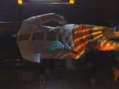 網友約2朋友和美女同事一起在KTV唱歌輪流幹