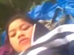 Video sốc về đôi bạn trẻ tuổi Việt Nam xoạc nhau