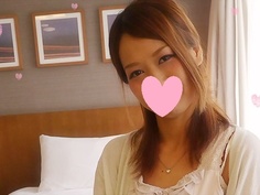 【初撮り×顔出し】S級美女解禁「またイッちゃう♥」都内有名カフェの看板娘が子宮擦られ完堕ち連続イキ！薄毛まんこから滴る濃厚ラブジュースの裏メニュー【モザ無】おまけ写真集 FC2-PPV 681663