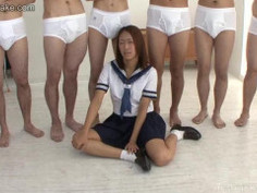 日本Urabukkake - Cutey Tanned Nao Enjoys Swallowing 6 Thick Cumshots