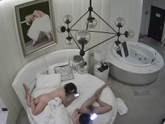 豪华套房偷拍翘课开房的大学生情侣女同学非常骚迟早吸干眼镜哥 - www●aaxxadult●com