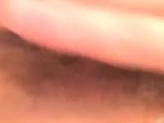 上班時間，大奶女友買了件情趣肚兜拍給我看，要我早點回家（有影）