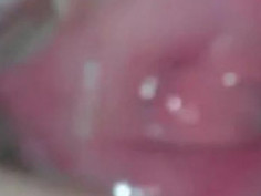 蜜腿ＯＬ自拍給人看～掰開小穴露出粉紅嫩肉 （有影）