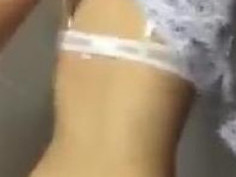 [真實拍攝]雖然女友還在吊點滴，但還是忍不住在病房廁所幹了起來（有影）