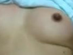 [自拍]大學騷女友矇眼～超多毛妹妹，還沒摳就濕答答 （有影）