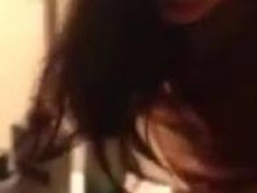 [淫蕩對話露臉]]「用力幹我」二線小模在浴室和男友自拍～整個超騷（有影）