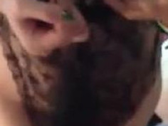 [居家自拍]調皮女友穿情趣睡衣勾引男友～直接被推倒猛插（有影）