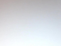 [偷拍露臉]迷昏大奶學生妹！稀疏饅頭鮑濕到床單也是水～沾著淫水插進菊花裡面攪動，無套直接插進去 （有影）