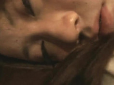 [偷拍露臉]真實偷拍～在果汁下藥迷昏剛釣上的拜金女！先把重點部位拍下來 ～再慢慢玩弄 （有影）