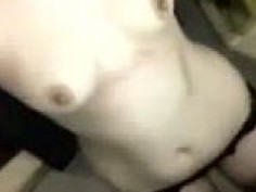 [自拍露臉]嫩妹陳Ｘ芸吊帶襪自拍流出！在廁所全裸扭腰～極盡誘惑自拍，好像看她被上的表情 （有影）