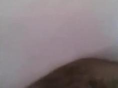 [自拍露臉]粉嫩學生妹，在家無聊拿小黃瓜來玩～還記得削皮保養小妹妹（有影）