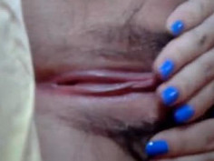 [特寫自拍]長毛小處女～妹妹微開！露出濕潤黏液～隱約還能看到膜（有影）