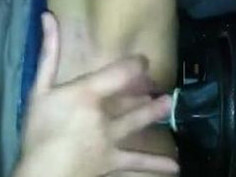 [車上自慰]還是手排好用！才坐下去沒多久～水量多到像漏尿 （有影）